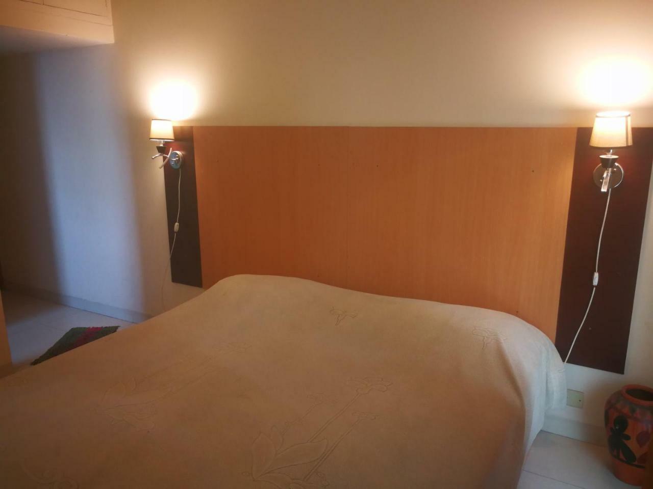 Rajanigandha Family Suites Dhaka Ngoại thất bức ảnh